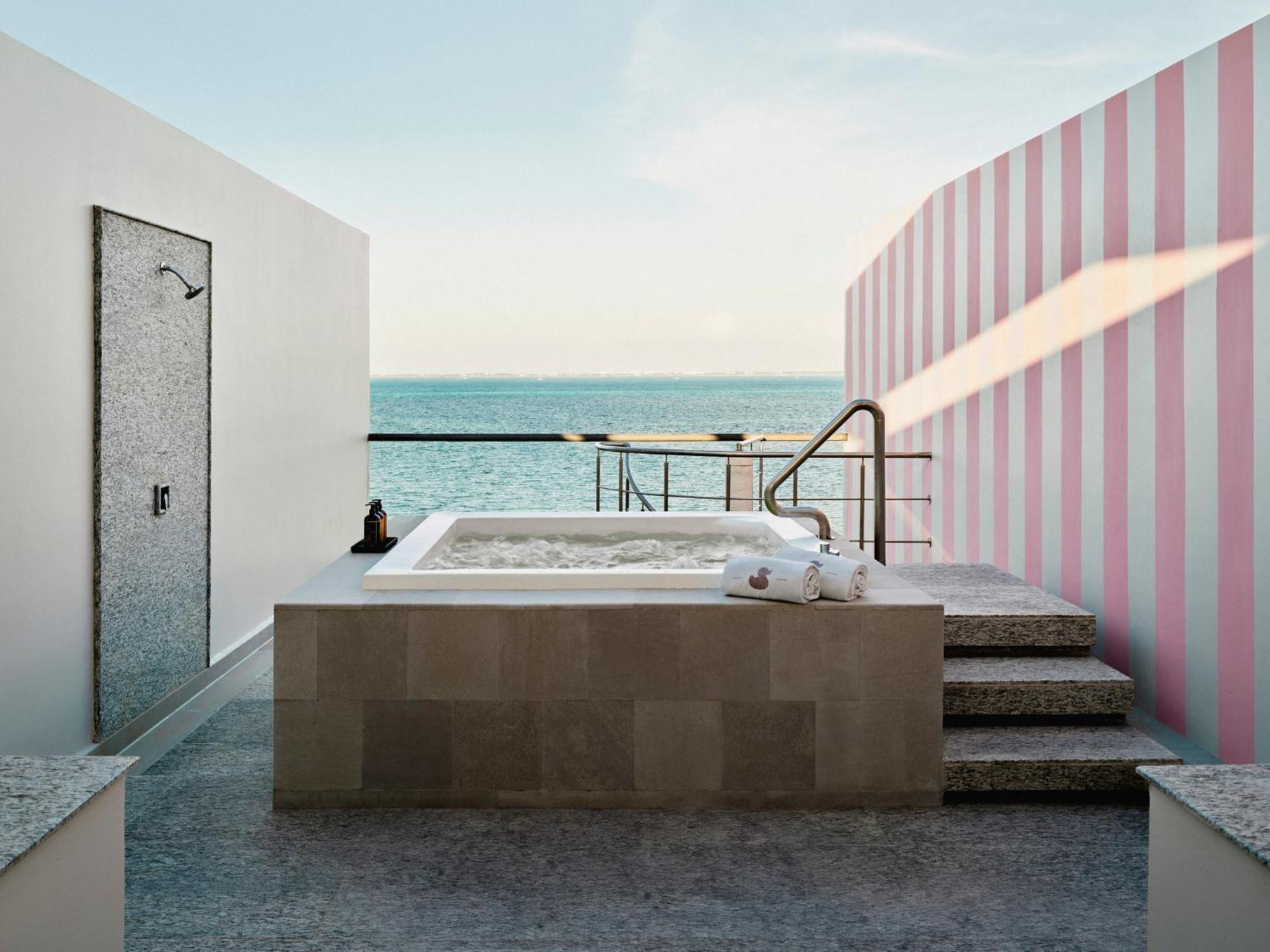 SLS Elite Rooftop King Room Ocean View